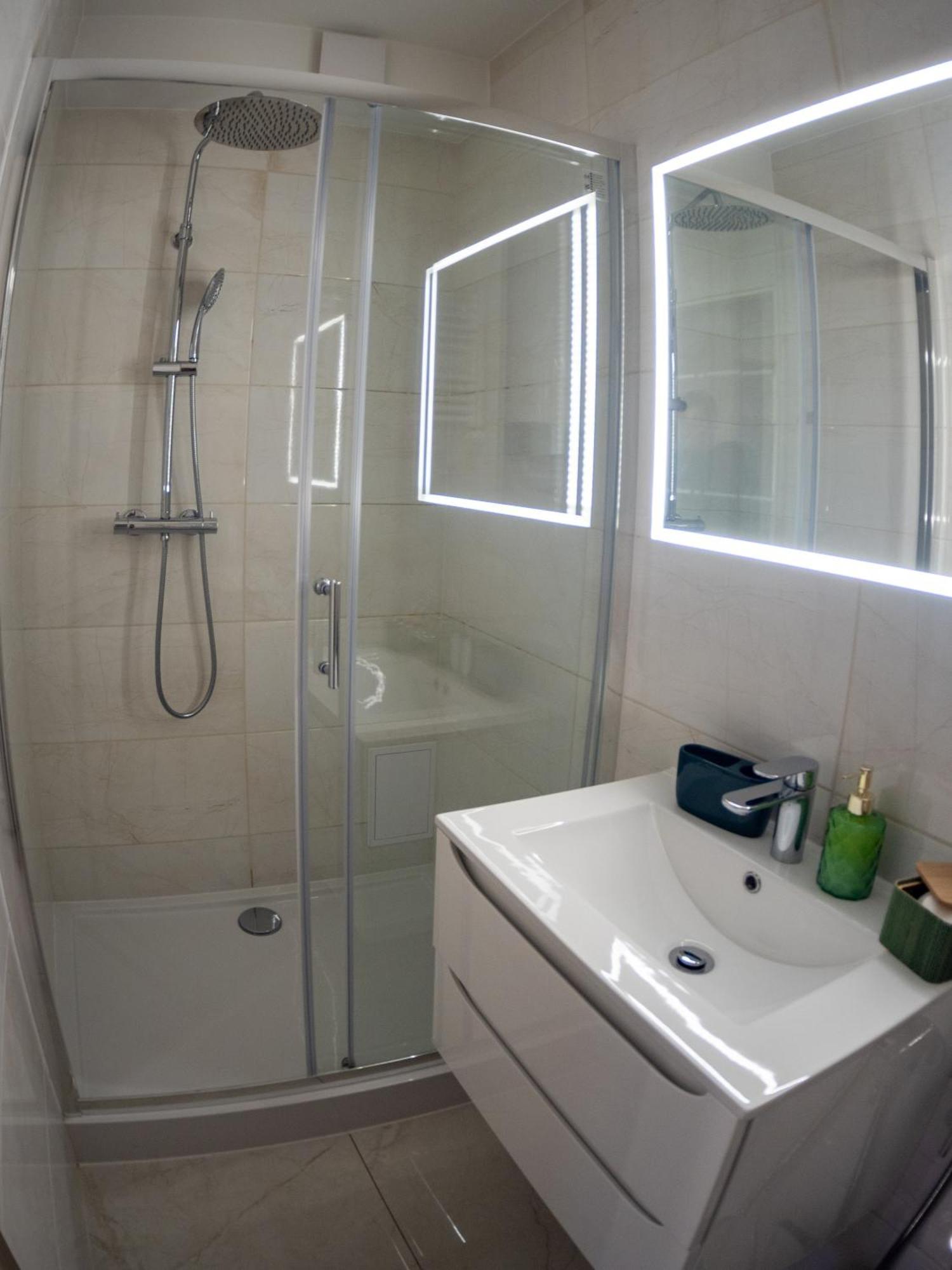 Apartament Classic Comfort Aleja Nmp 8 - Free Parking Çestohova Dış mekan fotoğraf